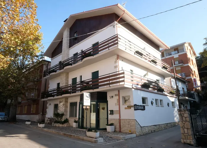 Pescofalcone كارامانيكو تيرمي